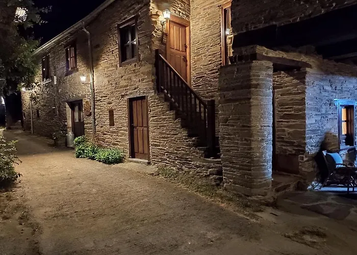 Casas De Outeiro Guest House Samos, Spain