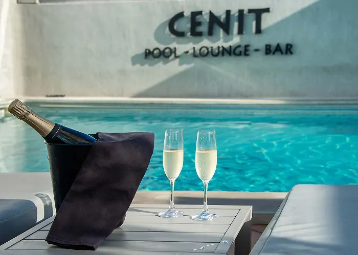 Hotel Cenit & Apts Sol Y Viento Ibiza Town, Spain