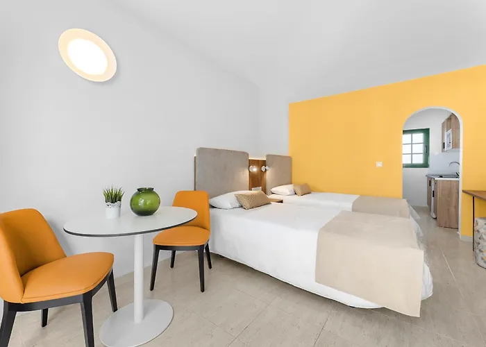 Apartamentos Tropicana Puerto del Carmen , Spain