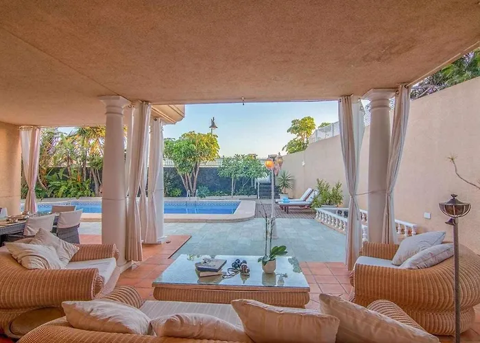 Bayside Concha House - Beachfront Oasis With Heated Pool Playa Honda , Spain