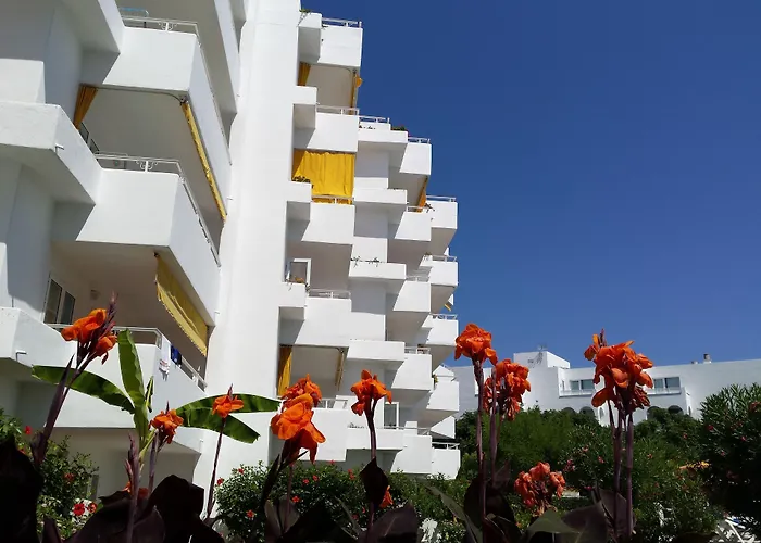 Hamilton Court Aparthotel Santo Tomas, Spain