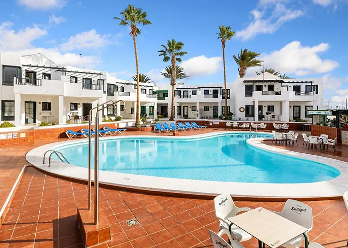 Apartamentos Luz Y Mar Puerto del Carmen , Spain