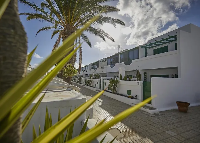 Villa Palmeras Beach Puerto Del Carmen, Spain